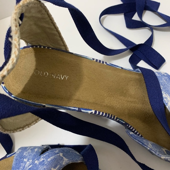 Old Navy, Leg Tie Up, Wedge Shoe size 10 - Picture 15 of 16